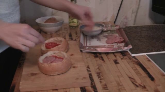 Закрытые горячие бутерброды в микроволновке