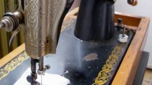 Охота за швейными машинками, или Зачем антикварам бабушкин «Зингер»