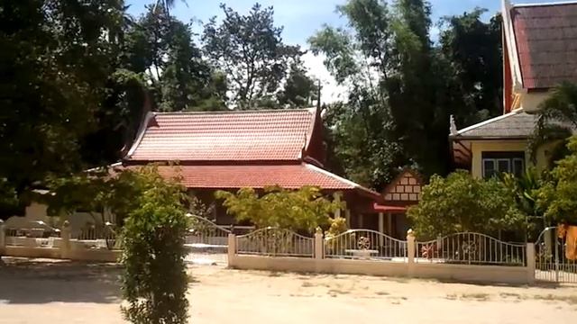 Temple Praderm in Samui in may 2011 - Храм Прадерм в центре Самуи смотреть онлайн