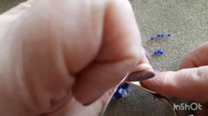 Из остатков бисера и бусин стильные серьги. Бисероплетение в технике мех. Серьги шарики мастер клас