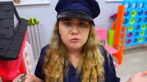 Ruby and Bonnie Pretend Play Police In New Jail Playhouse