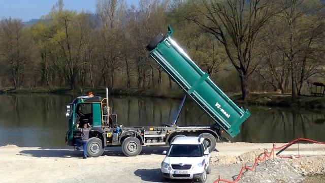 Volvo FMX 460 unload on construction site смотреть онлайн