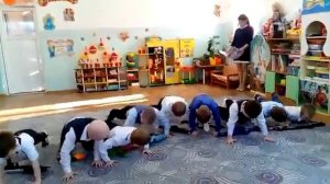 Танец мальчиков на 23 февраля, старшая группа