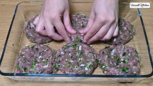 Обожавам тази рецепта с кайма  ! Винаги сочни и вкусни кюфтета !