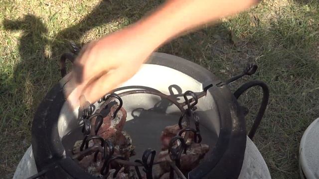 Шашлык в тандыре своими руками на даче в Ростове. Мастер Мангал. смотреть онлайн