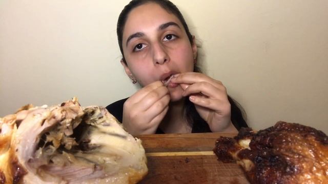 МУКБАНГ не в полный голос Курица Гриль ем руками  MUKBANG not full voice Roasted Chicken messy
