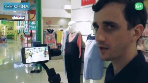 Монопод-стабилизатор для смартфона. Обзор в движении