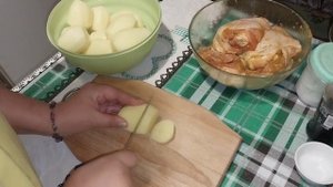 Куриные бедрышки с картошкойв соевом соусе в духовке ?Рецепт проще не бывает!!!#ужин#курицавдуховке