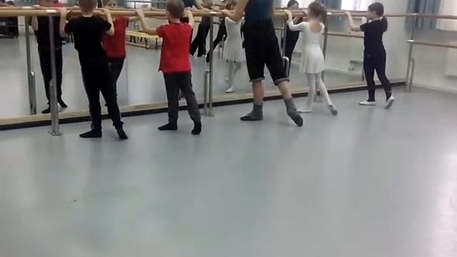 Техника ронд де жамб партер (rond de jamb par terre)