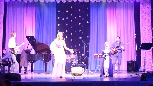 Валерия Дасюкевич и Елизавета Мея. Концерт джазовой группы "SwingTime" смотреть онлайн