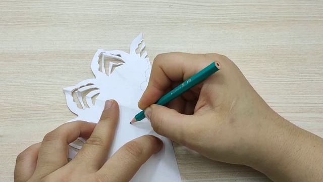 КАК ВЫРЕЗАТЬ СНЕЖИНКУ ИЗ БУМАГИ МАСТЕР КЛАСС / SNOWFLAKE MASTER CLASS
