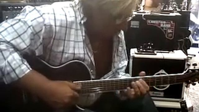 ito iturriaga probando Ibanez en guitar center смотреть онлайн