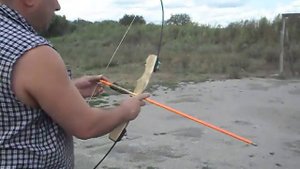 самодельный традиционный лук со стеклопластиковыми плечами