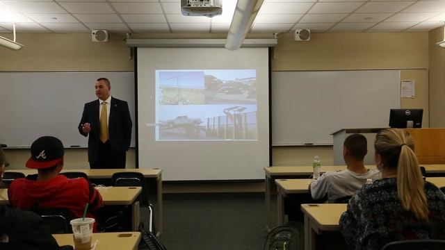 Former Chief of United States Border Patrol Visits La Roche College смотреть онлайн