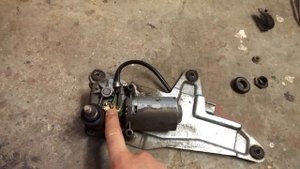 Ремонт дворников стекла Ниссан Серена С23