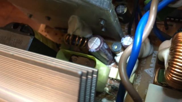 Писк в блоке питания компьютера. Одна из причин. Устранение. смотреть онлайн
