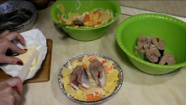 Рыба запеченная в духовке с картошкой и сыром (Самый вкусный рецепт)