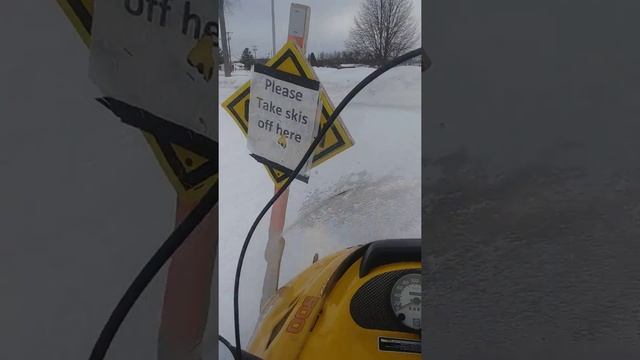 2001 Ski Doo 500 Skandic grooming with Montain Grooming Equiment.  Ski trails смотреть онлайн