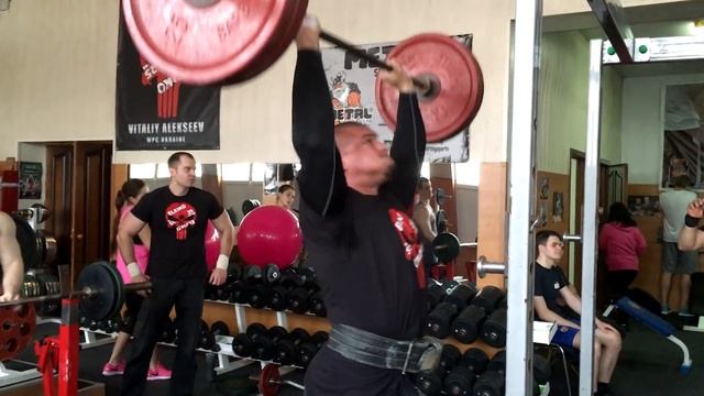 Жим штанги стоя - 120x5 смотреть онлайн