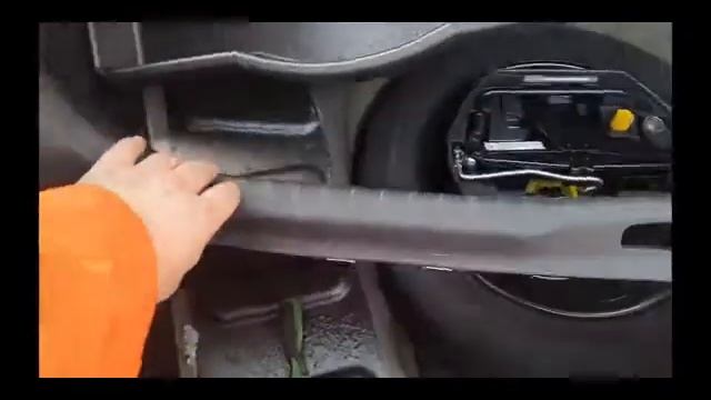 Установка умного зеркала и камеры заднего вида на Peugeot 308 смотреть онлайн