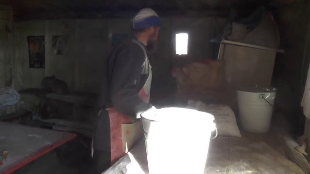 Хлеб в новом доме выпекают уже. 27. 09. 2016. Посёлок Потеряевка. смотреть онлайн