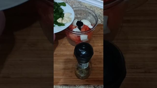 Вкусный ужин для всей семьи за 20 минут. Сочный, вкусные окорочка с золотистой хрустящей корочкой.