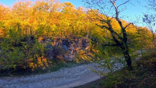 Открытие тайн карьера "Хлебороб": эндуро! По туристическим тропам Сочи смотреть онлайн