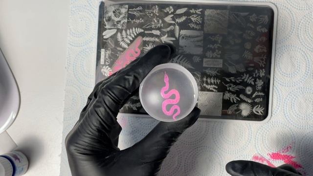 Стемпинг на гель-лак. Быстрый и стильный дизайн маникюра. смотреть онлайн