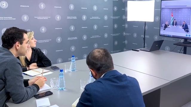 Инал Ардзинба провел совещание с председателем Попечительского совета «Международной Ассоциации Эко смотреть онлайн
