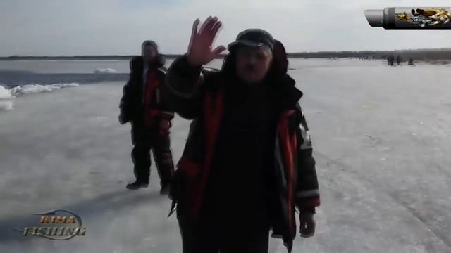 Рыбаки - отважный народ. Слабоумие и Отвага, наш девиз! смотреть онлайн