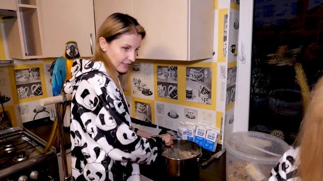 Чем кормить попугая? Печенье для попугаев / Рецепт печенья с грецкими орехами. Все о попугаях.