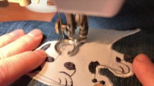 Аппликация на детской сумочке. Процесс работы