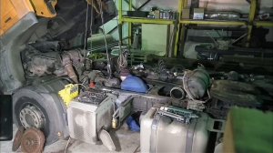 Замена сцепления Mercedes Actros (time lapse)