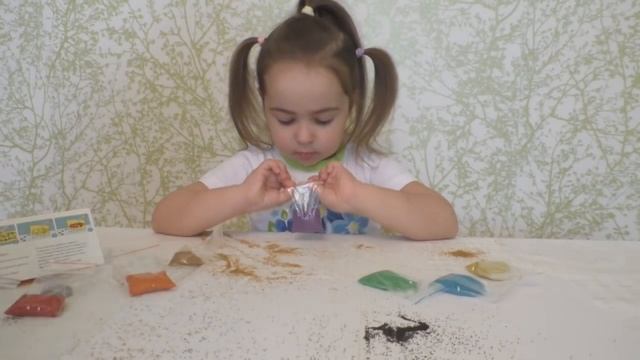 Фреска. Делаем картинку из цветного песка.Развивающие игры для детей!!!!!! смотреть онлайн