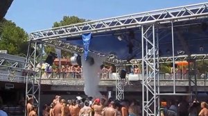 Саша на пенной дискотеке под Стромае