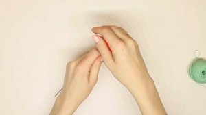 Поделка в детский сад на тему 9 мая. Гвоздики из гофрированной бумаги.