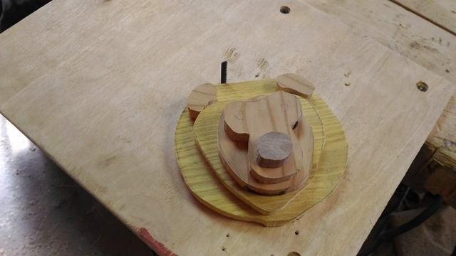 Детская вешалка "Мишки", или как превратить электролобзик в станок для выпиливания смотреть онлайн