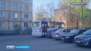 Проезжая часть возле подъезда: в уфимской Деме жильцы многоэтажки пожаловались на дорогу рядом с дом