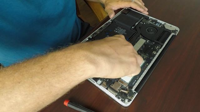 How to Fix Early 2015 MacBook Pro Touchpad Keyboard смотреть онлайн