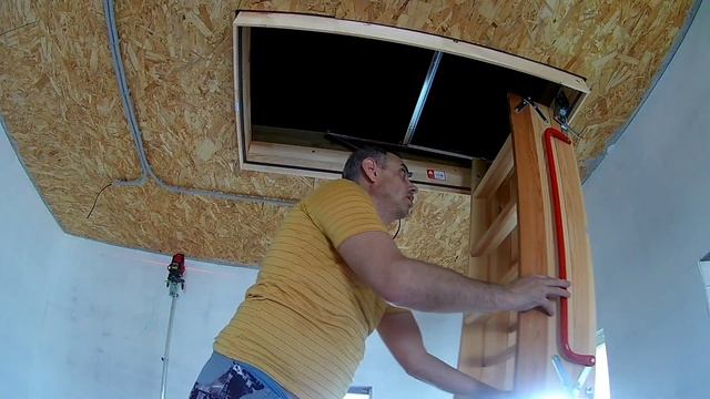 УСТАНОВКА ЧЕРДАЧНОЙ ЛЕСТНИЦЫ ПОД НАТЯЖНОЙ ПОТОЛОК СВОИМИ РУКАМИ