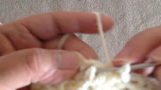 берет с листьями и шишечками крючком, часть1а