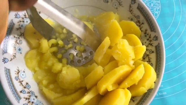 Чебуреки с картошкой .Готовим самый вкусные чебуреки.Пузырчатые нежные и сочные ！#9