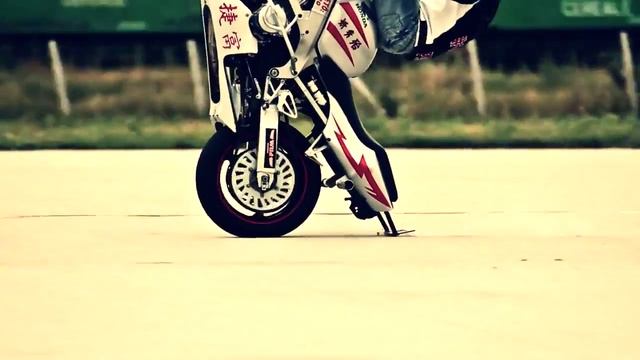 Ready, steady, stunt! Лучшее Видео про мотоциклы, и о мотоциклистах Yamaha Ktm Honda смотреть онлайн