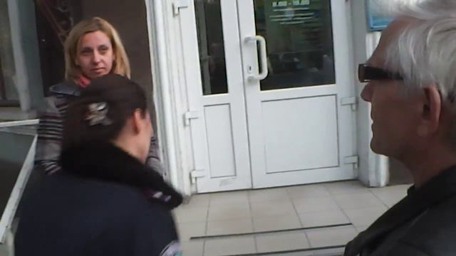 следователь вызывает Ларису к дежурной машине смотреть онлайн