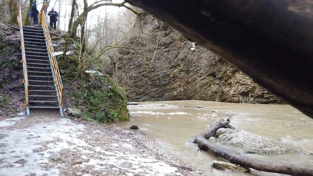 Водопады Руфабго в феврале смотреть онлайн