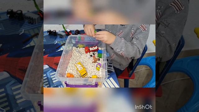 Сенсорная коробочка подходит детям и на год и на три