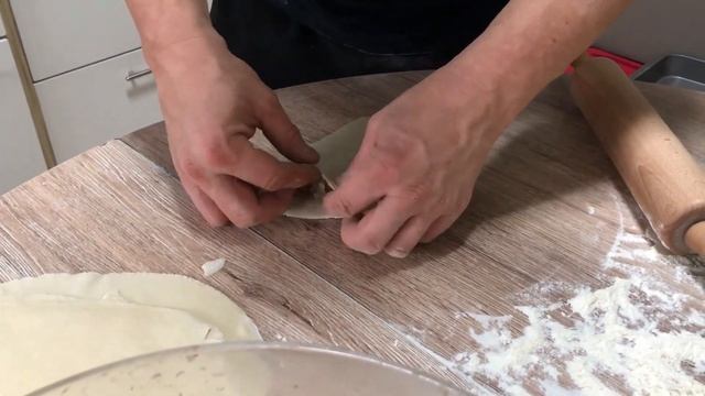 Чебуреки, самый вкусный рецепт из Киргизии смотреть онлайн