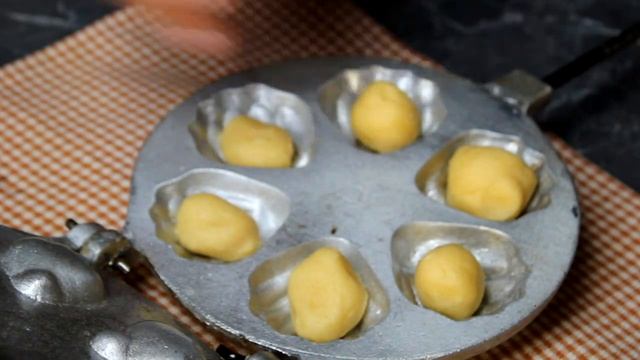 ПЕЧЕНЬЕ РАКУШКИ в формочках на газу с кремом из сгущенки #печеньеиздетства