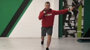 Выпад назад с гирей