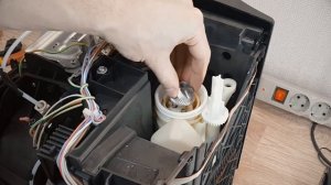 Delonghi magnifica esam 4000. Чистка кофемолки с разборкой.